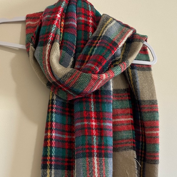Vibrant Plaid Scarf with Red and Green - Picture 2 of 3